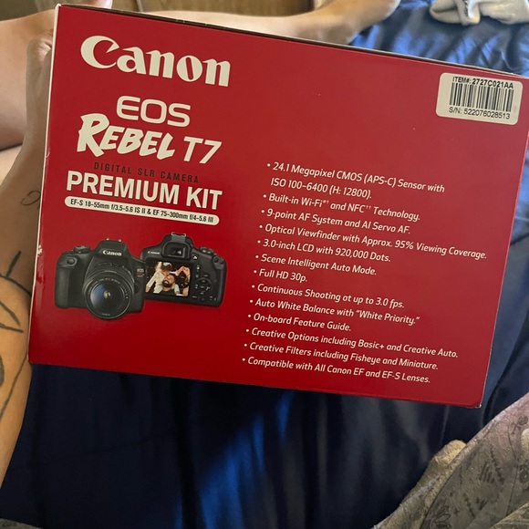Canon EOS Rebel T7 - Picture 3 of 4